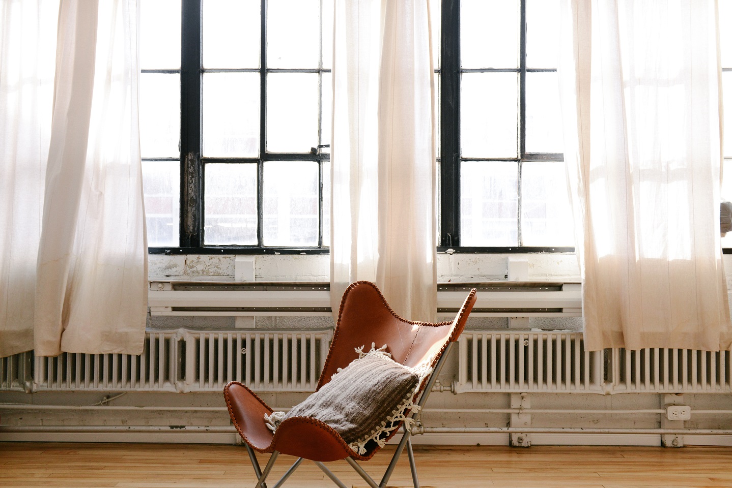 Cortina_tradicional_decoracion_moderna_industrial_contemporanea.jpg