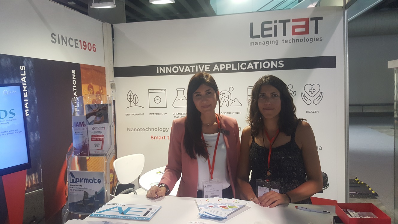 1__Paula_Félix_investigadora_de_LEITAT_y_Ariadna_Detrell_en_el_stand_del_centro_tecnológico_en_la_ITMA.jpg