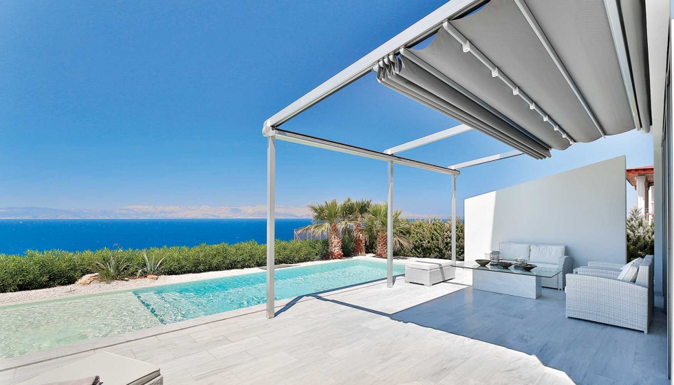 llaza-recasens-pérgola-tensada-Atika.jpeg